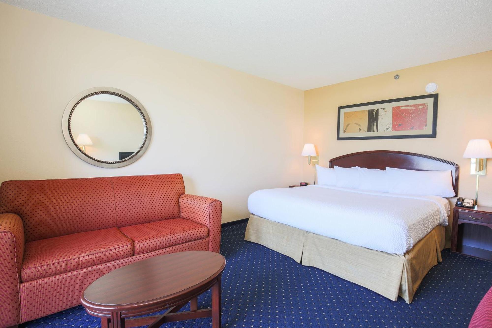 Courtyard By Marriott Grand Blanc 3*