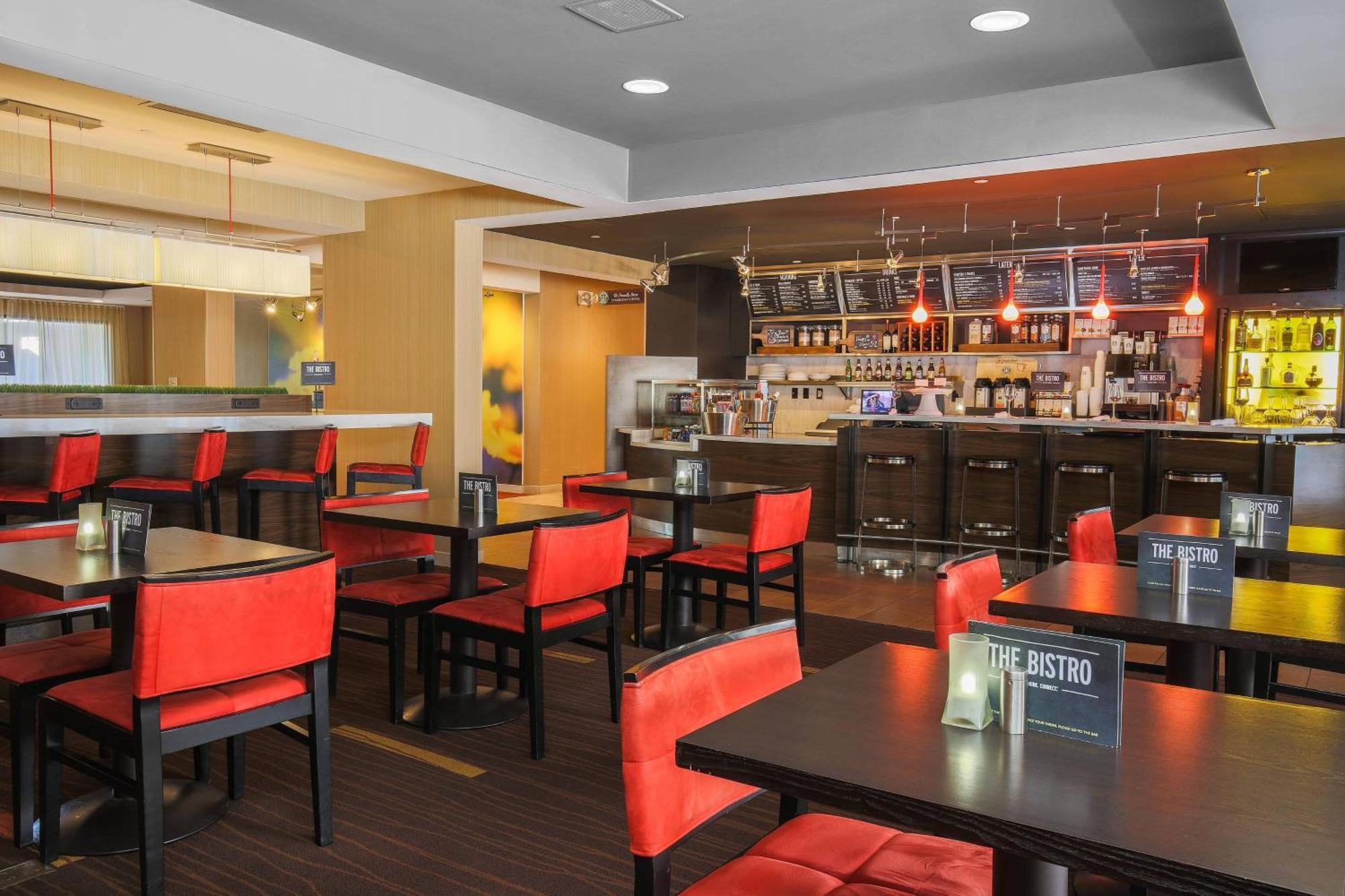 Courtyard By Marriott Grand Blanc Hotel