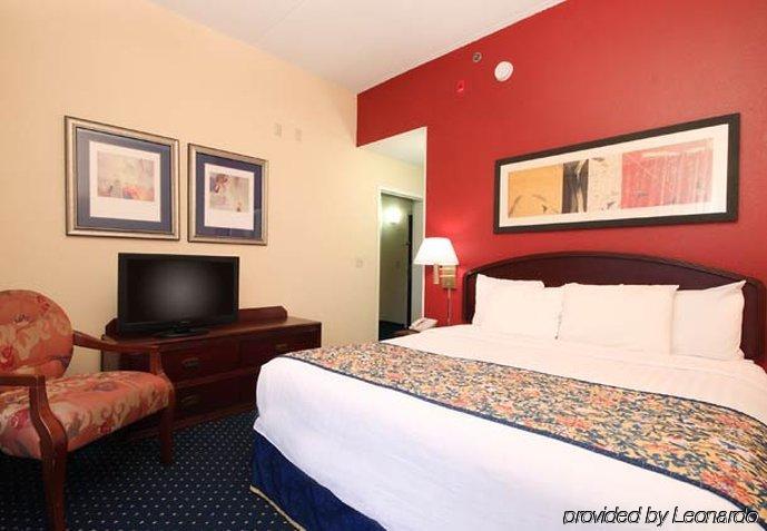 Hotel Courtyard By Marriott Grand Blanc 3*