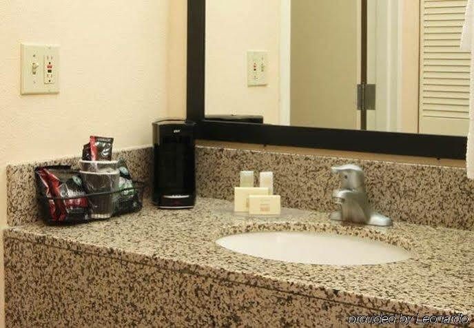 Courtyard By Marriott Grand Blanc Hotel Flint